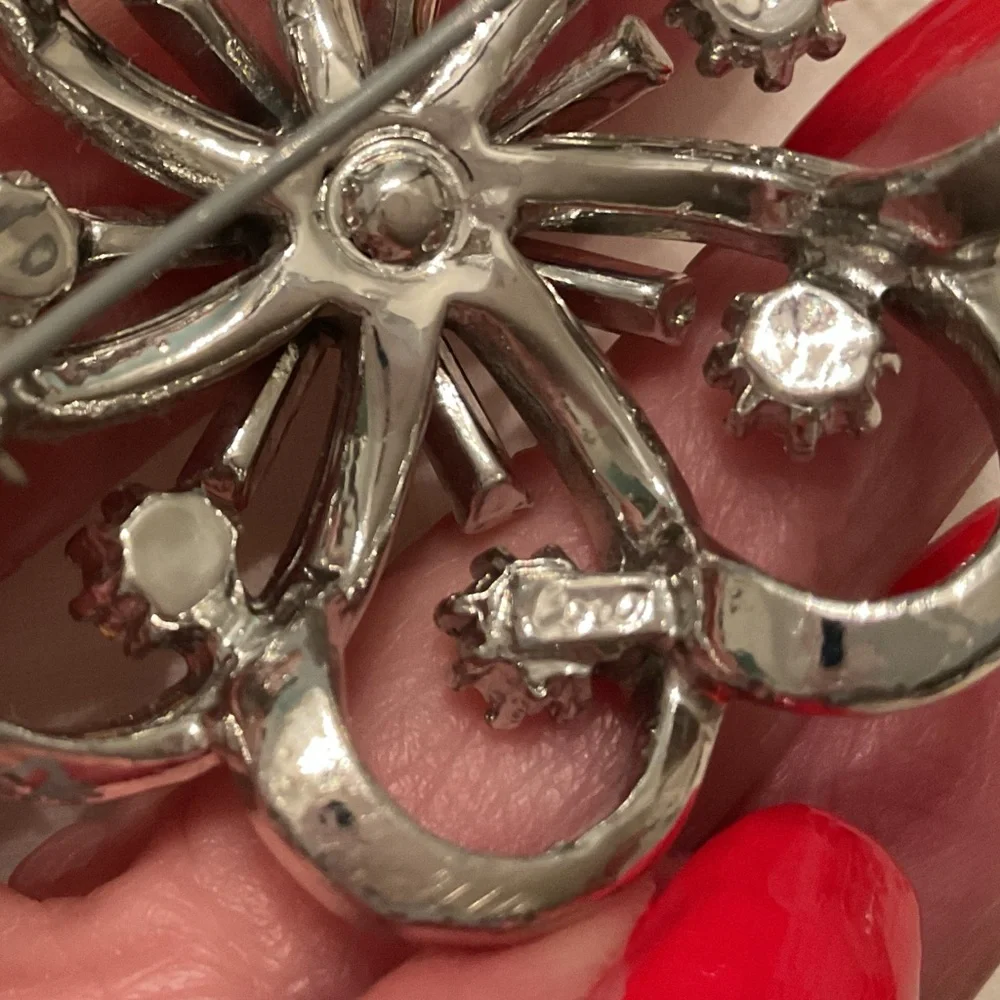 BEAUTIFUL VINTAGE 1950’s SIGNED CORO CLEAR CRYSTAL PIN/BROOCH - Picture 6 of 10